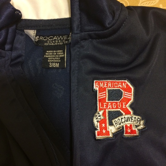 [rocawear] boy’s zipper up jacket 3-6 months - Picture 3 of 3